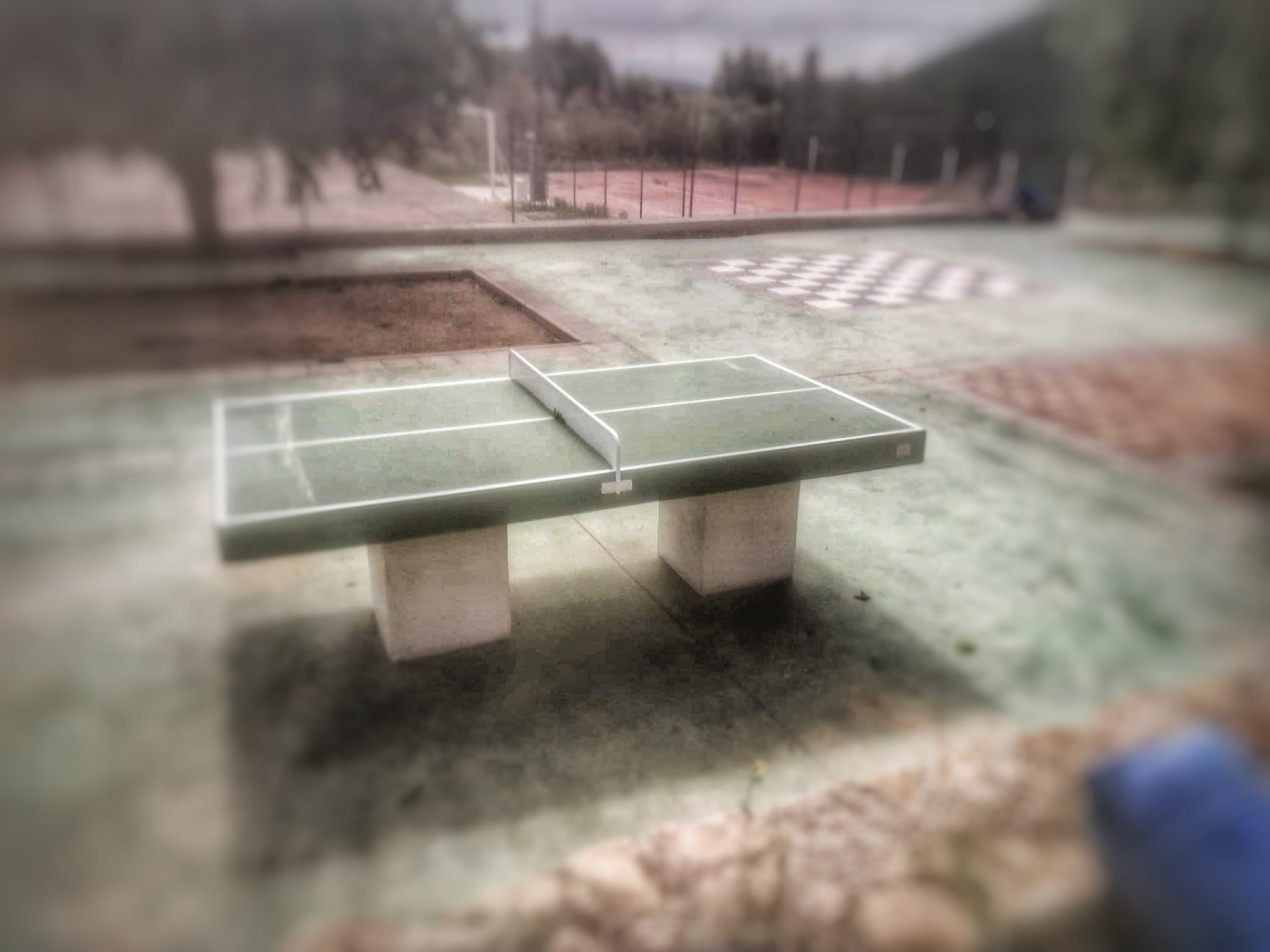 Mesa pingpong de hormigón en Parque